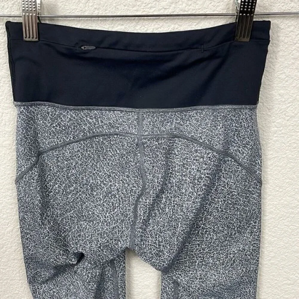 Lululemon Run The Day Crop 23